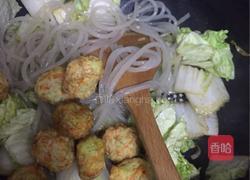 丸子白菜炖粉条的做法图解5