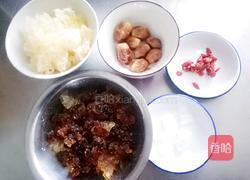 桃胶银耳羹的做法图解1