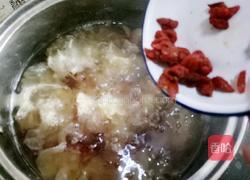 桃胶银耳羹的做法图解5