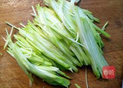 红椒炒佛手瓜丝的做法图解3