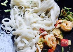 芹香炒河粉的做法图解12