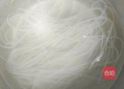 白菜炖粉条的做法图解1