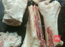 牛骨白萝卜高汤的做法图解1