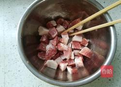 肉焖鹌鹑蛋的做法图解1