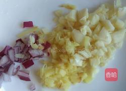 青椒栗子鸡的做法图解1