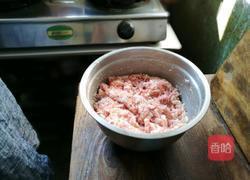 交白胡罗卜肉包的做法图解1