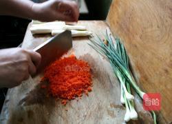 交白胡罗卜肉包的做法图解3