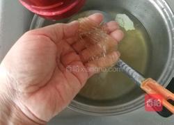 白菜粉条炖丸子的做法图解2