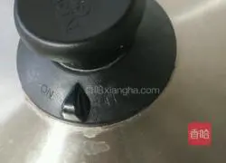 Illustration of how to make claypot rice 8