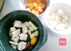 炖排骨的做法图解1