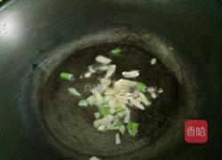 木耳炒白菜的做法图解8