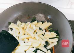 咸葱叶炖土豆的做法图解7