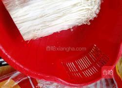 培根金针菇卷的做法图解1