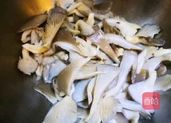 鲜蘑肉片的做法图解2