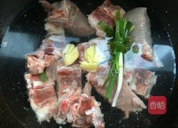 莲藕玉米龙骨汤（电炖锅版）的做法图解6