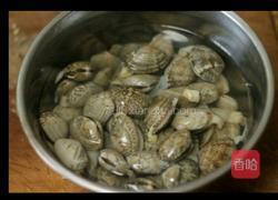 蒜香蛤蜊的做法图解1