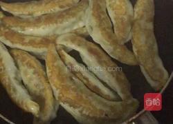 锅贴大煎饺的做法图解6