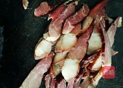 芋头蒸老腊肉的做法图解3