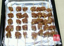 啤酒与烤猪肉串也是一对很搭的情侣的做法图解4