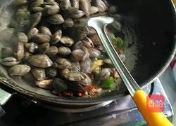 小米辣炒花甲的做法图解5