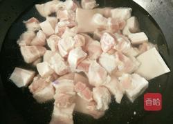 五花肉炖粉条的做法图解3