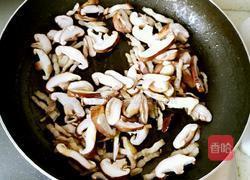 香菇焖面的做法图解6