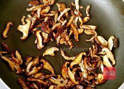 香菇焖面的做法图解8