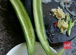 鲜鱿炒青瓜的做法图解7
