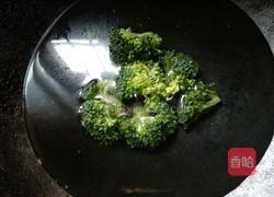 西兰花汁的做法图解1