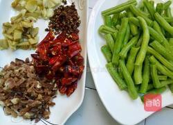 腊肉末煸豆角的做法图解2