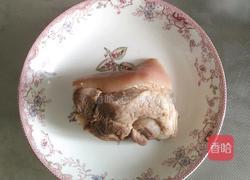 肘子肉炒蒜黄的做法图解1