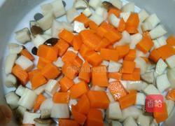 三色鸡丁的做法图解4