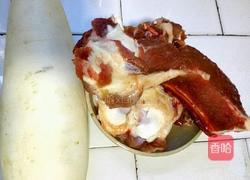 白萝卜炖筒子骨汤的做法图解2