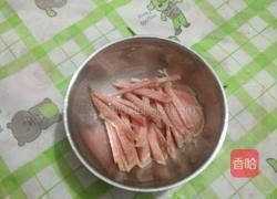 韭黄炒肉丝的做法图解2