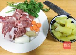 榨菜排骨汤的做法图解1