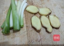 荷包蛋黄骨鱼汤的做法图解3