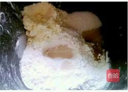 奶香小面包的做法图解1