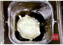 奶香小面包的做法图解2