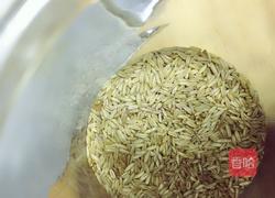 黑米粥的做法图解2
