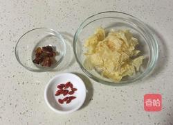 桃胶银耳羹的做法图解1