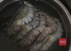 莴苣虾仁炒鸡蛋的做法图解1