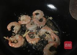 莴苣虾仁炒鸡蛋的做法图解4