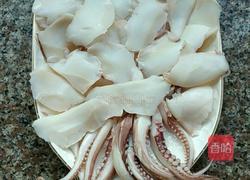 白灼大鱿鱼的做法图解8