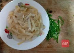 青椒豆芽炒百页的做法图解4