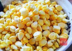 快速剥玉米粒的做法图解4