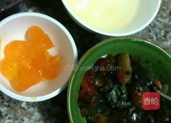 潮汕砂锅粥(皮蛋咸蛋瘦肉粥)的做法图解4