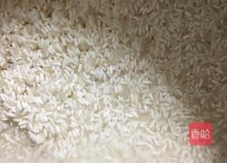 腊肉腊肠糯米饭的做法图解1