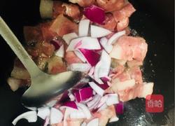 青椒洋葱炒培根的做法图解9