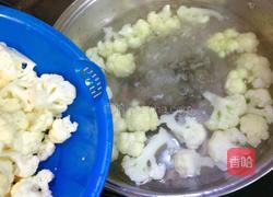 宝宝餐【番茄炒花菜】的做法图解2