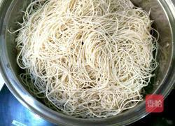 五花肉豆角焖面的做法图解1